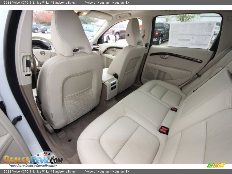 2012 Volvo XC70 3.2 Ice White / Sandstone Beige Photo #13