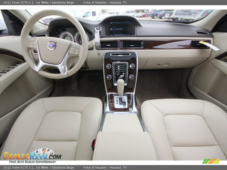 Dashboard of 2012 Volvo XC70 3.2 Photo #14