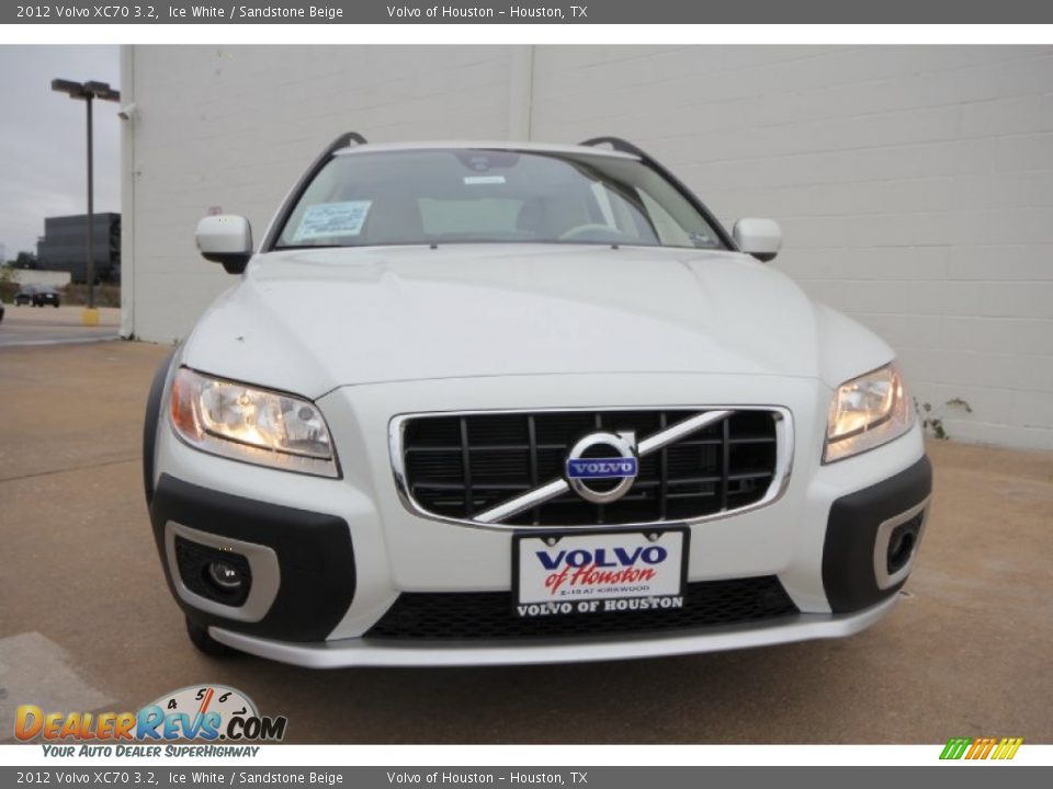2012 Volvo XC70 3.2 Ice White / Sandstone Beige Photo #19