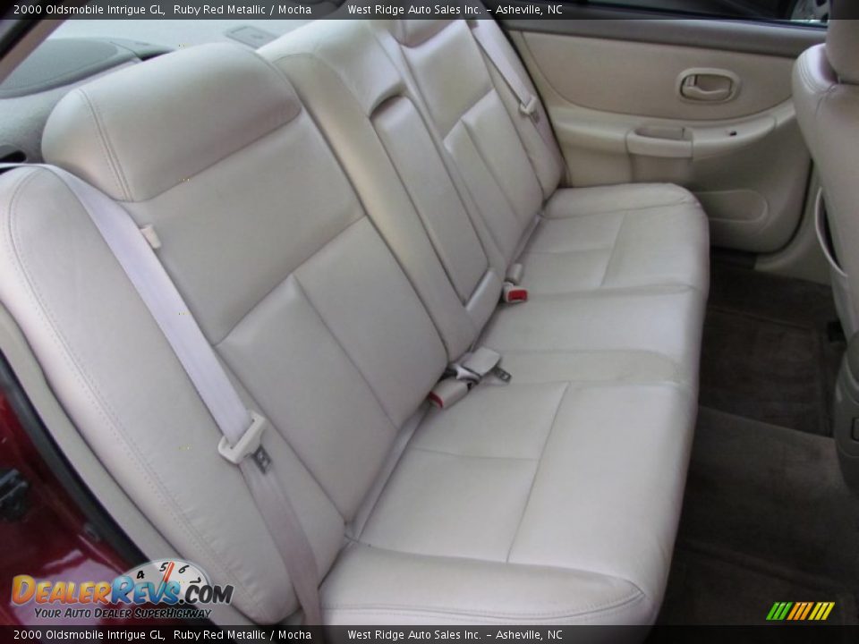 Mocha Interior - 2000 Oldsmobile Intrigue GL Photo #23