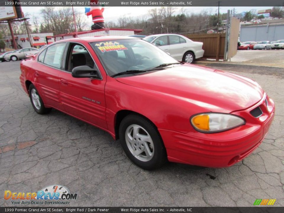 1999 Pontiac Grand Am SE Sedan Bright Red / Dark Pewter Photo #1
