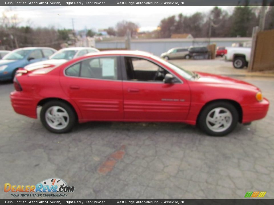1999 Pontiac Grand Am SE Sedan Bright Red / Dark Pewter Photo #3