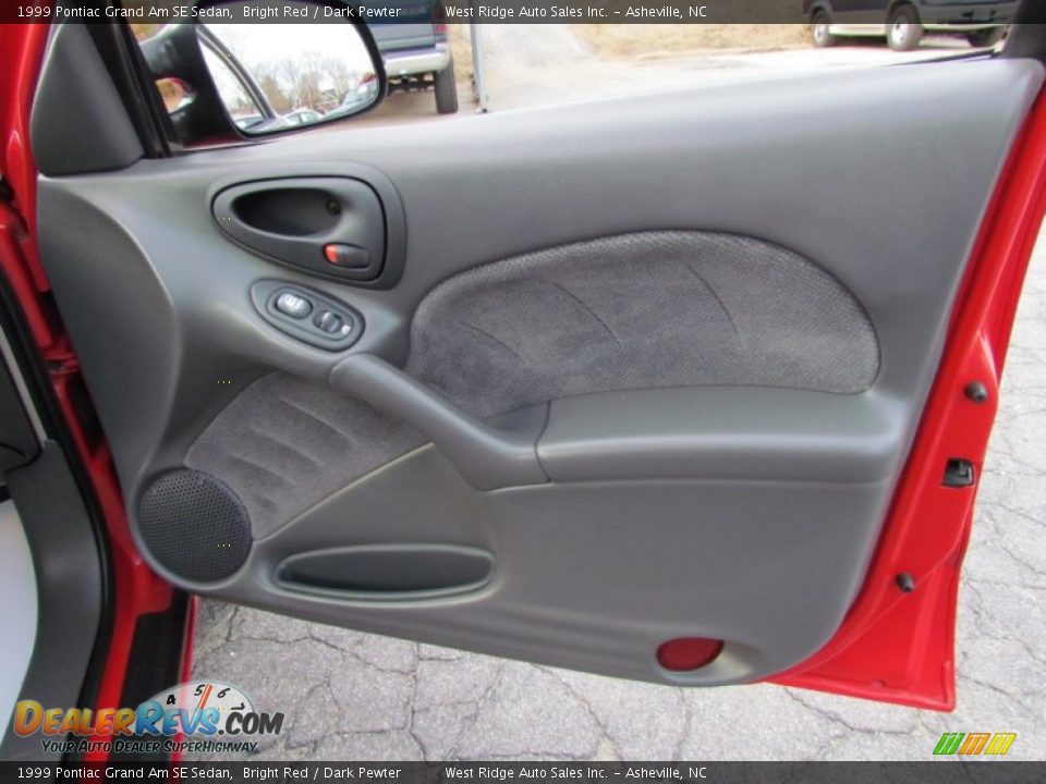 Door Panel of 1999 Pontiac Grand Am SE Sedan Photo #15