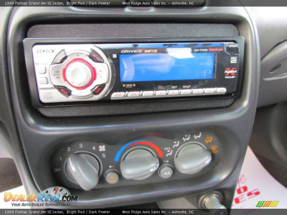 1999 Pontiac Grand Am SE Sedan Bright Red / Dark Pewter Photo #25