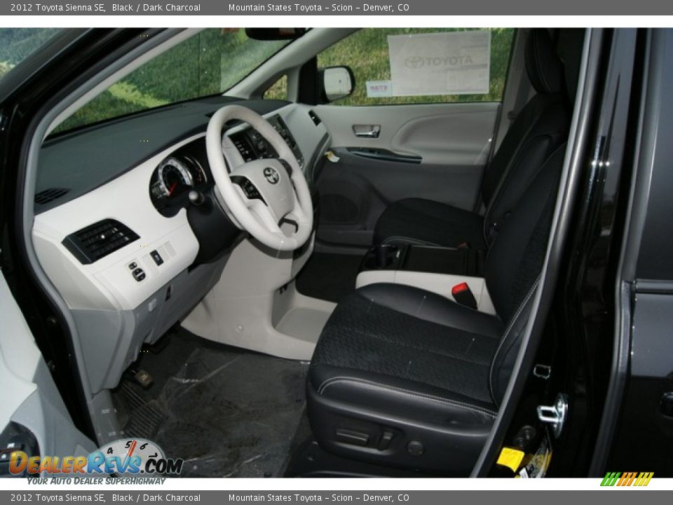 2012 Toyota Sienna SE Black / Dark Charcoal Photo #4