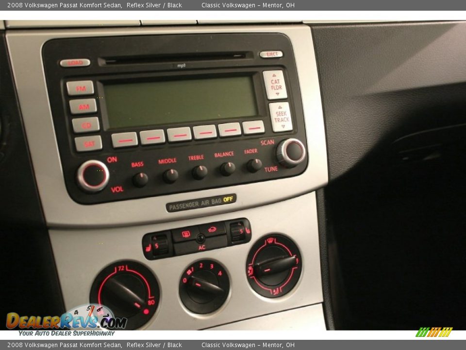 2008 Volkswagen Passat Komfort Sedan Reflex Silver / Black Photo #11