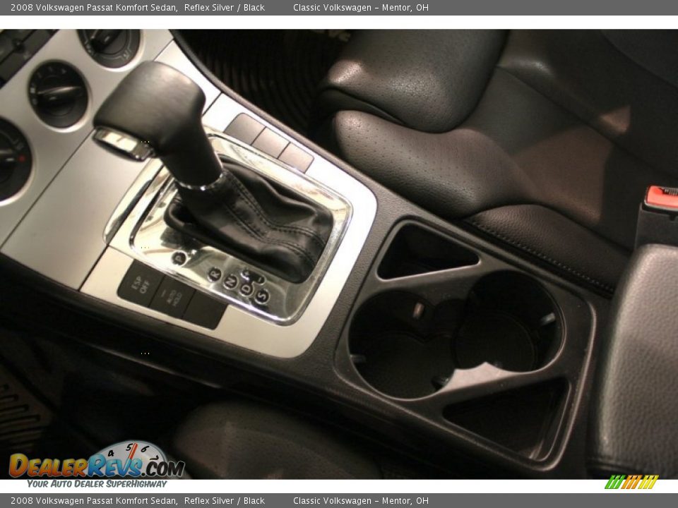 2008 Volkswagen Passat Komfort Sedan Reflex Silver / Black Photo #12