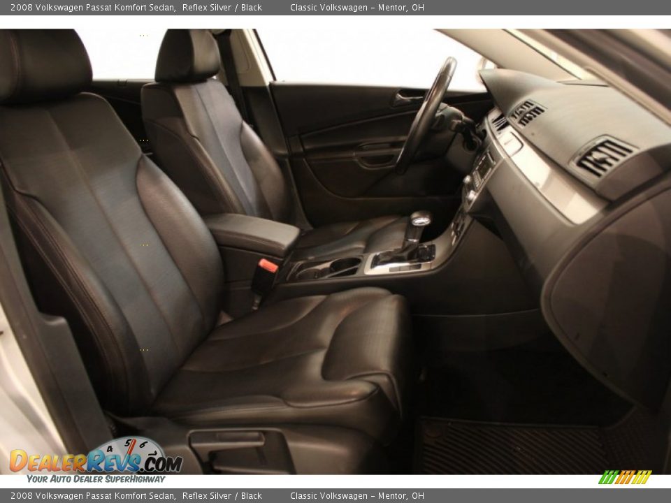 2008 Volkswagen Passat Komfort Sedan Reflex Silver / Black Photo #13