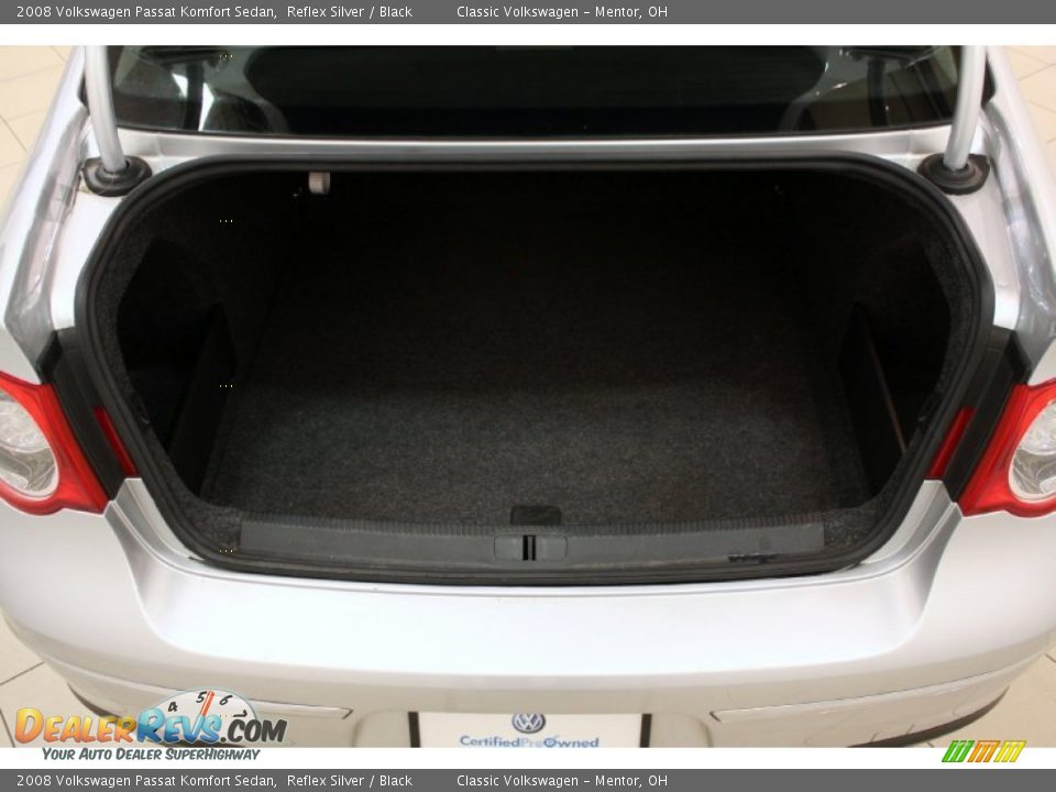 2008 Volkswagen Passat Komfort Sedan Reflex Silver / Black Photo #17