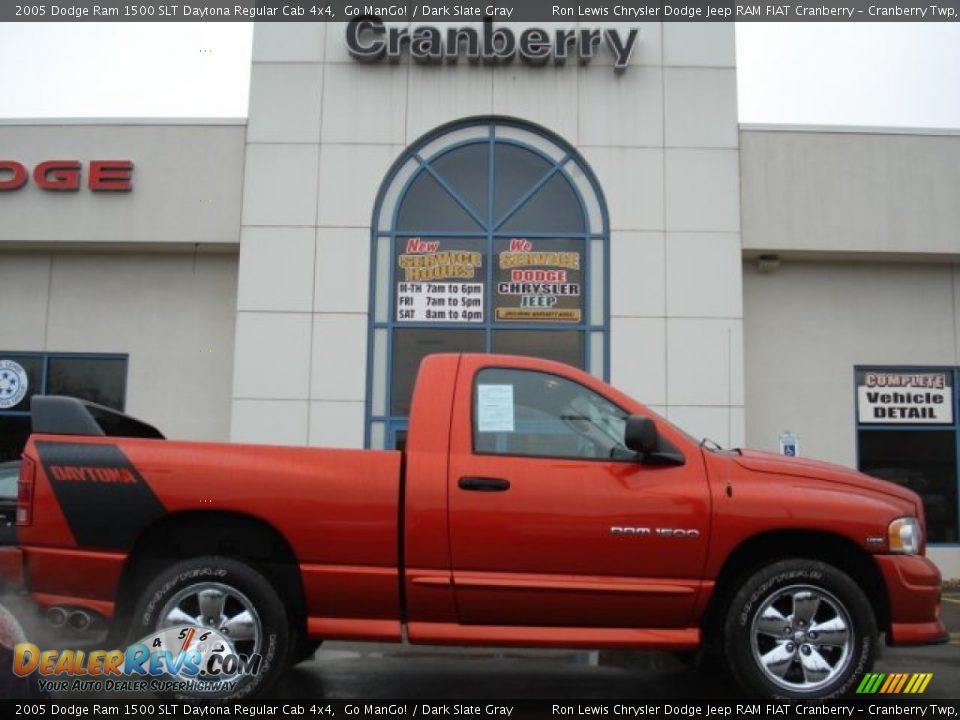 2005 Dodge Ram 1500 SLT Daytona Regular Cab 4x4 Go ManGo! / Dark Slate Gray Photo #1