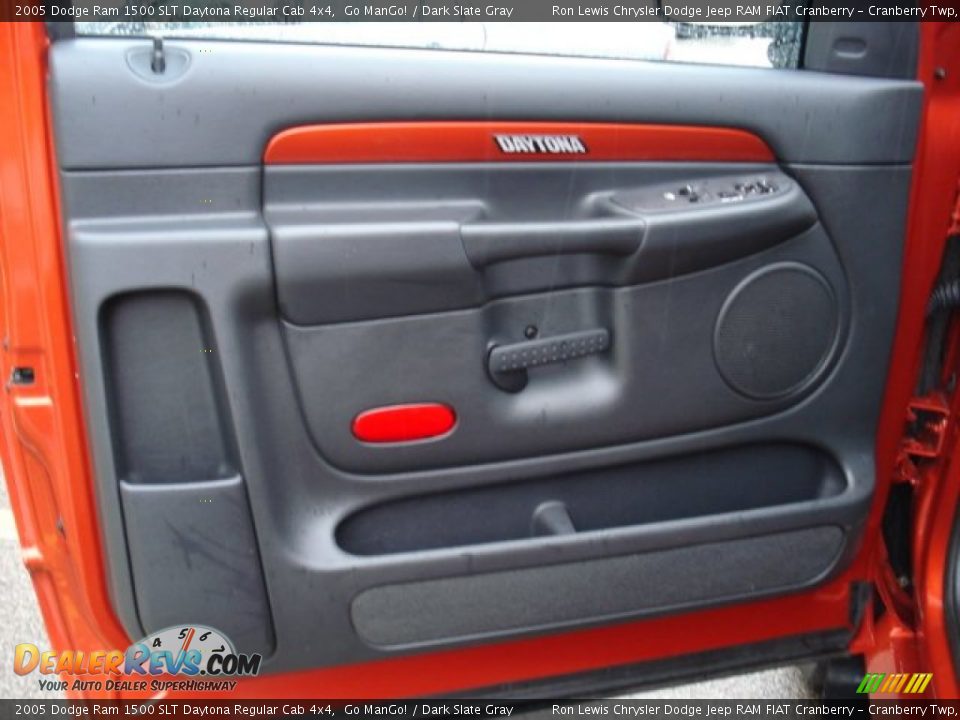 Door Panel of 2005 Dodge Ram 1500 SLT Daytona Regular Cab 4x4 Photo #15