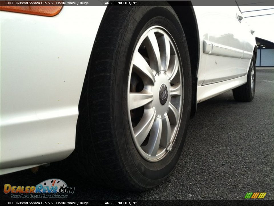 2003 Hyundai Sonata GLS V6 Noble White / Beige Photo #2
