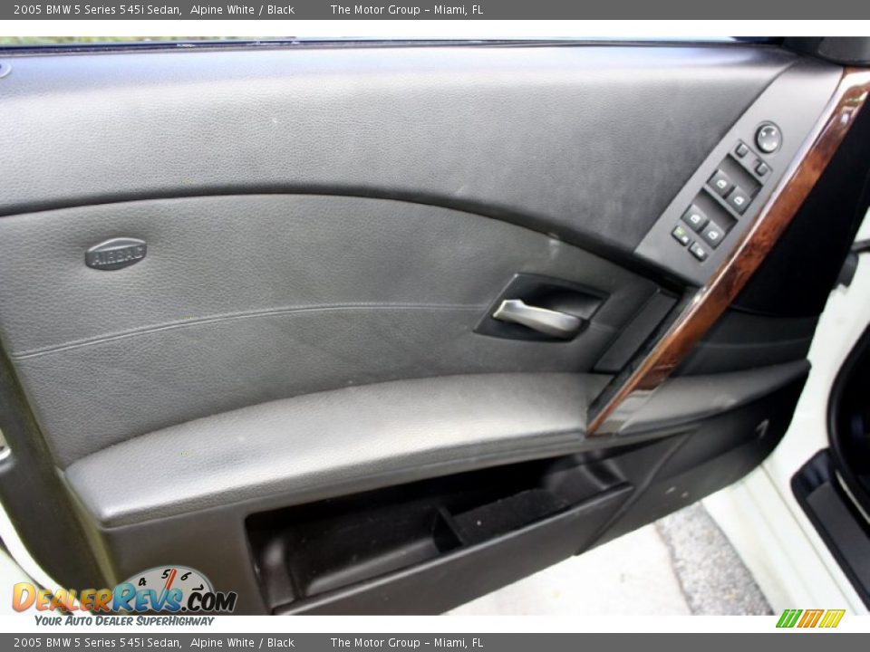 2005 BMW 5 Series 545i Sedan Alpine White / Black Photo #26