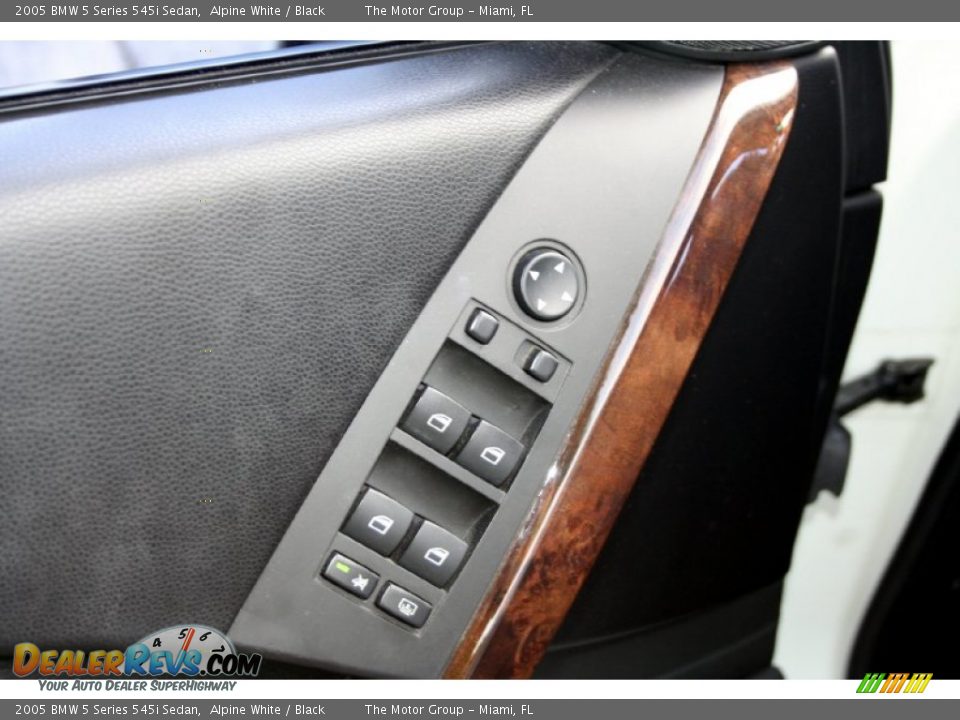 2005 BMW 5 Series 545i Sedan Alpine White / Black Photo #30