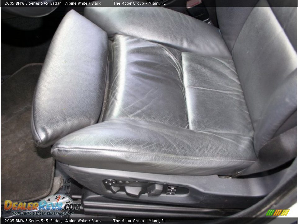 2005 BMW 5 Series 545i Sedan Alpine White / Black Photo #36