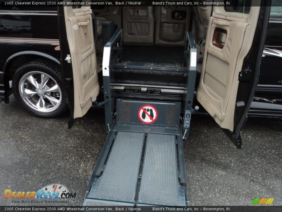 2005 Chevrolet Express 1500 AWD Wheelchair Conversion Van Black / Neutral Photo #3