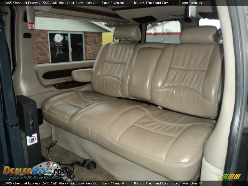 2005 Chevrolet Express 1500 AWD Wheelchair Conversion Van Black / Neutral Photo #21