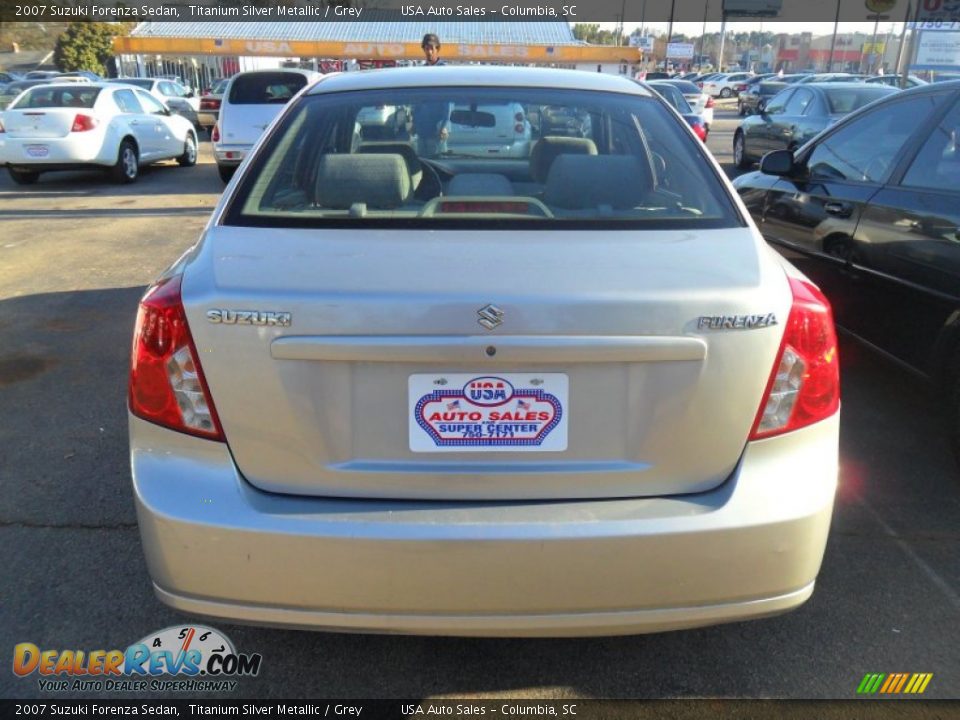 2007 Suzuki Forenza Sedan Titanium Silver Metallic / Grey Photo #4