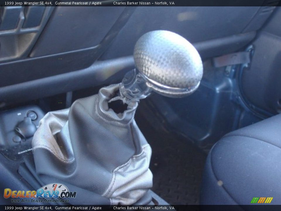 1999 Jeep Wrangler SE 4x4 Gunmetal Pearlcoat / Agate Photo #16