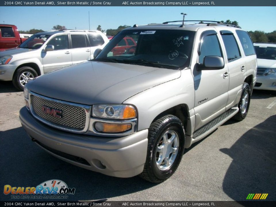 2004 GMC Yukon Denali AWD Silver Birch Metallic / Stone Gray Photo #1