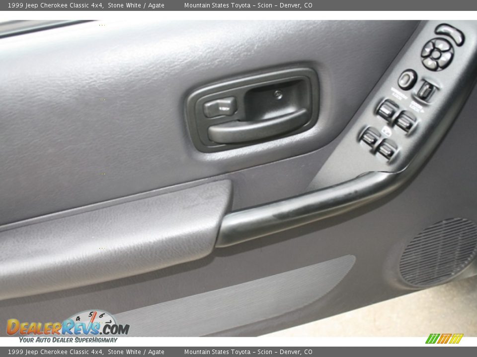 1999 Jeep Cherokee Classic 4x4 Stone White / Agate Photo #6