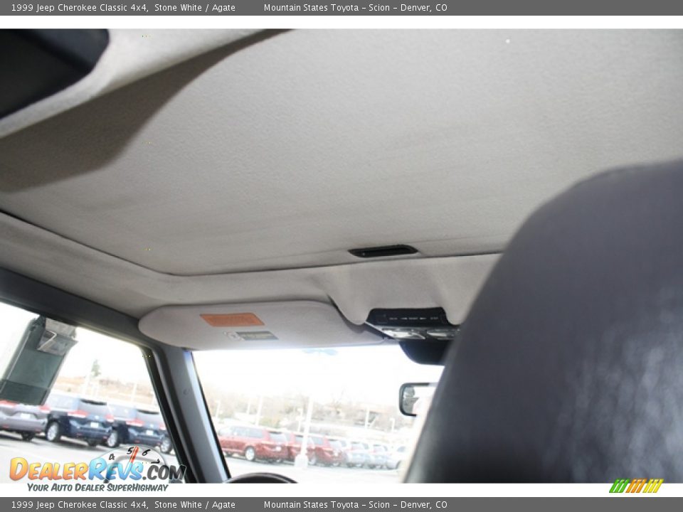 1999 Jeep Cherokee Classic 4x4 Stone White / Agate Photo #14