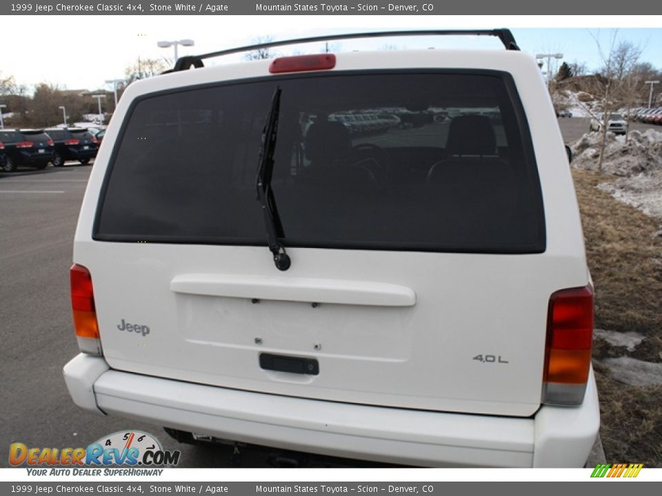 1999 Jeep Cherokee Classic 4x4 Stone White / Agate Photo #16