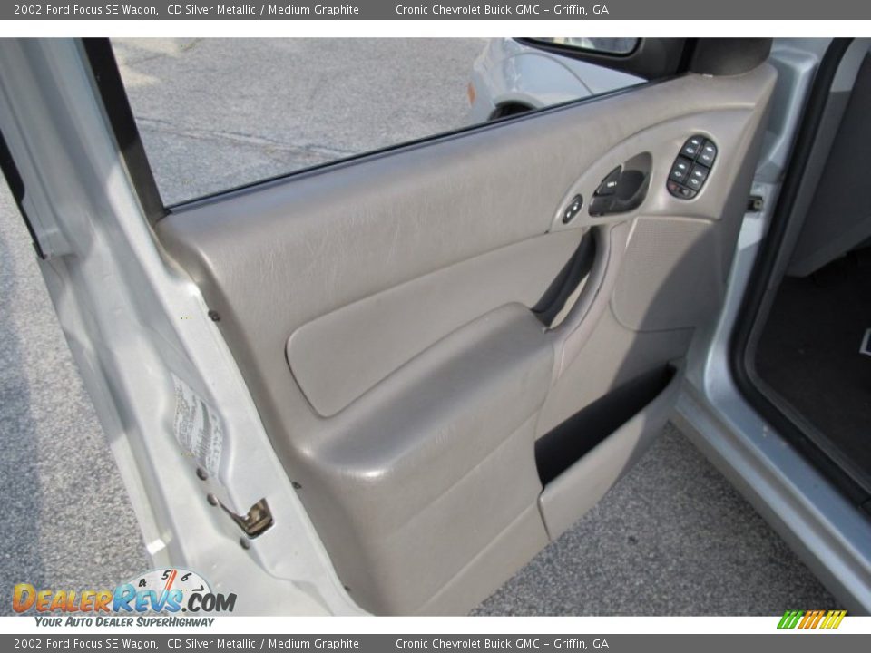 2002 Ford Focus SE Wagon CD Silver Metallic / Medium Graphite Photo #10