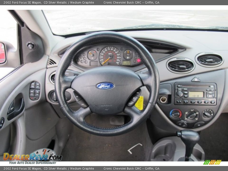 Dashboard of 2002 Ford Focus SE Wagon Photo #15