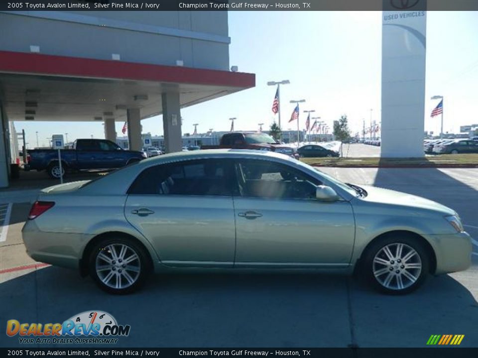 2005 Toyota Avalon Limited Silver Pine Mica / Ivory Photo #2