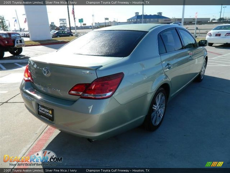 2005 Toyota Avalon Limited Silver Pine Mica / Ivory Photo #3