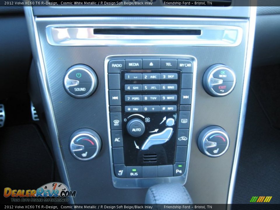 2012 Volvo XC60 T6 R-Design Cosmic White Metallic / R Design Soft Beige/Black Inlay Photo #25