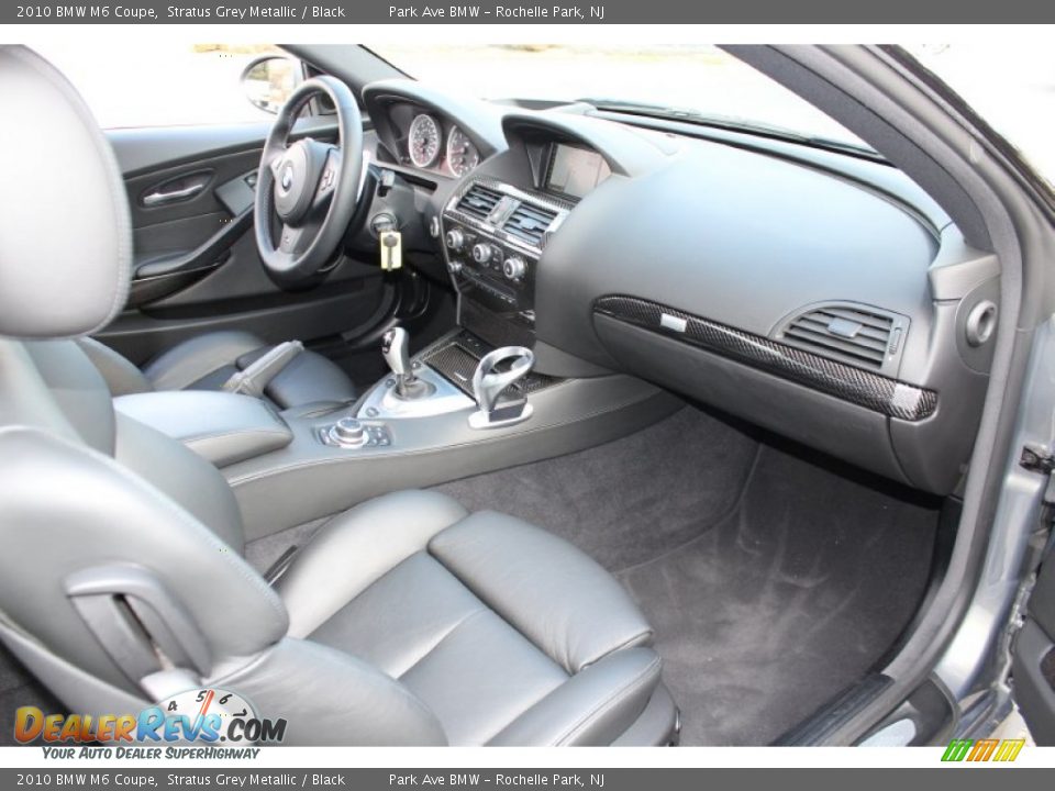 Dashboard of 2010 BMW M6 Coupe Photo #24