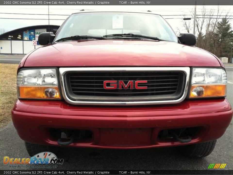 2002 GMC Sonoma SLS ZR5 Crew Cab 4x4 Cherry Red Metallic / Graphite Photo #3