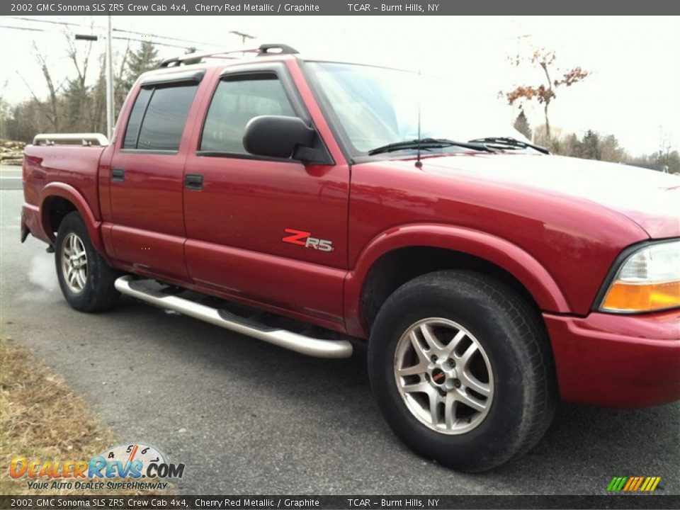 2002 GMC Sonoma SLS ZR5 Crew Cab 4x4 Cherry Red Metallic / Graphite Photo #4