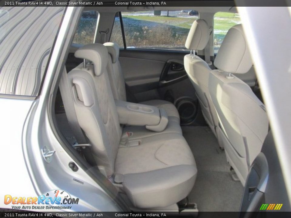 2011 Toyota RAV4 I4 4WD Classic Silver Metallic / Ash Photo #17