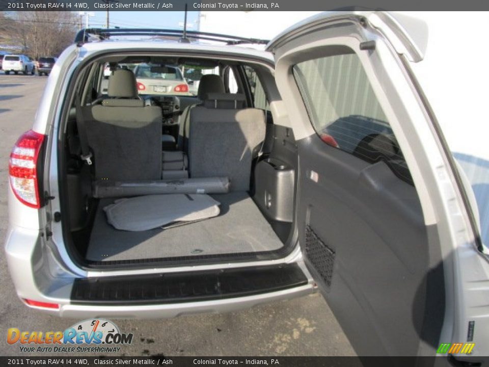2011 Toyota RAV4 I4 4WD Classic Silver Metallic / Ash Photo #18