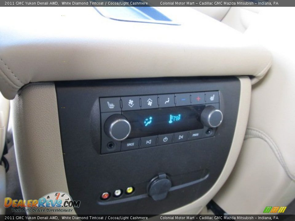 2011 GMC Yukon Denali AWD White Diamond Tintcoat / Cocoa/Light Cashmere Photo #16