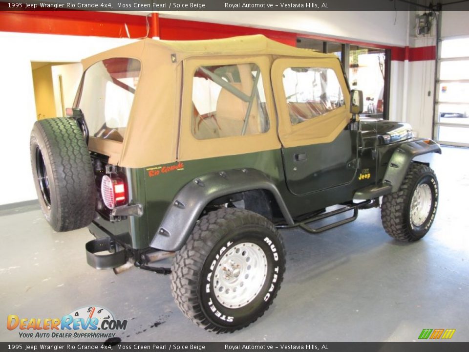 1995 Jeep Wrangler Rio Grande 4x4 Moss Green Pearl / Spice Beige Photo #4