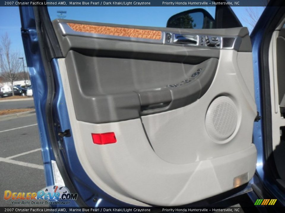 Door Panel of 2007 Chrysler Pacifica Limited AWD Photo #7