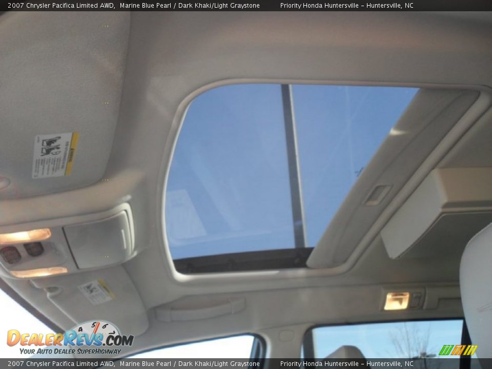 2007 Chrysler Pacifica Limited AWD Marine Blue Pearl / Dark Khaki/Light Graystone Photo #10
