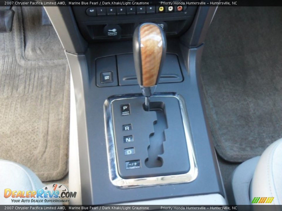 2007 Chrysler Pacifica Limited AWD Shifter Photo #11