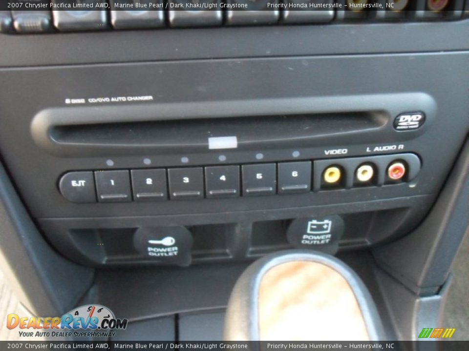 2007 Chrysler Pacifica Limited AWD Marine Blue Pearl / Dark Khaki/Light Graystone Photo #12