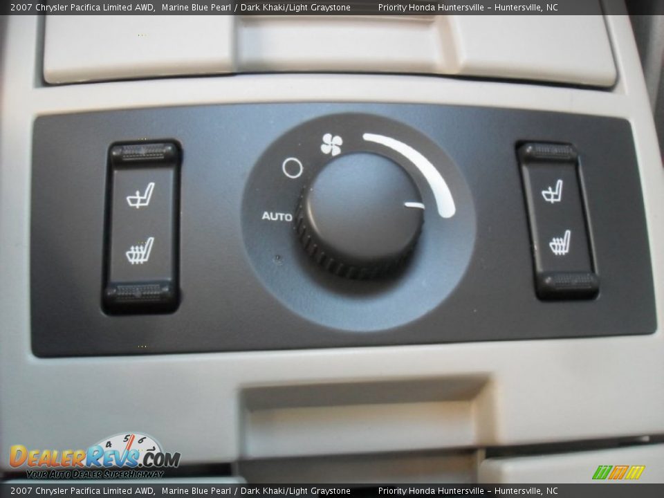 2007 Chrysler Pacifica Limited AWD Marine Blue Pearl / Dark Khaki/Light Graystone Photo #19
