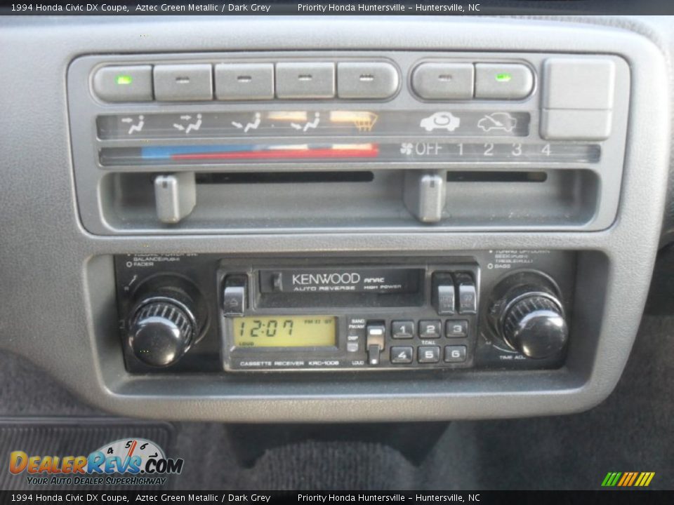 Audio System of 1994 Honda Civic DX Coupe Photo #11