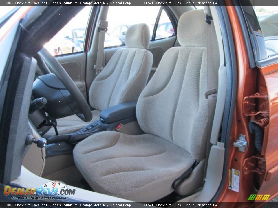 Neutral Beige Interior - 2005 Chevrolet Cavalier LS Sedan Photo #12