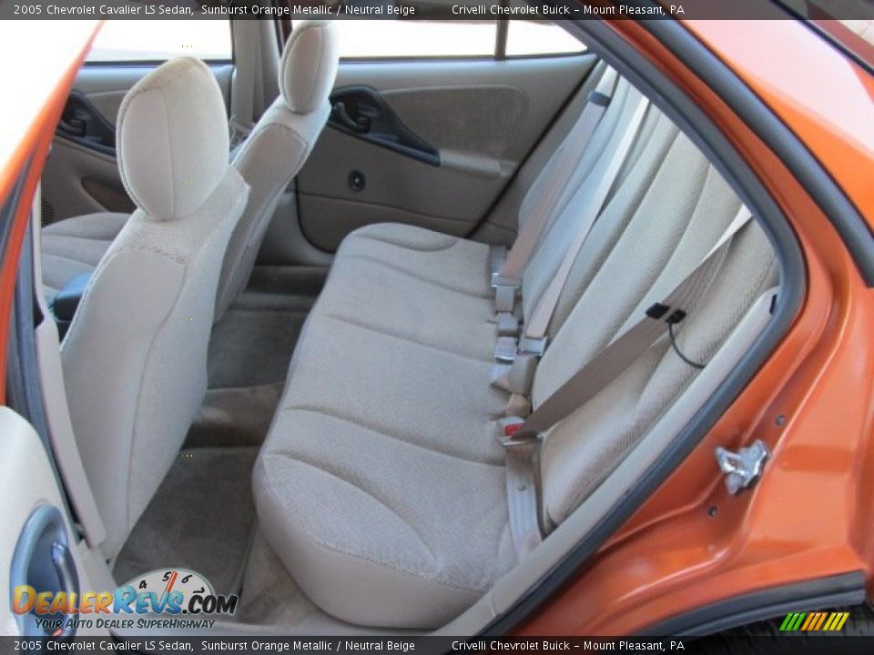 Neutral Beige Interior - 2005 Chevrolet Cavalier LS Sedan Photo #24