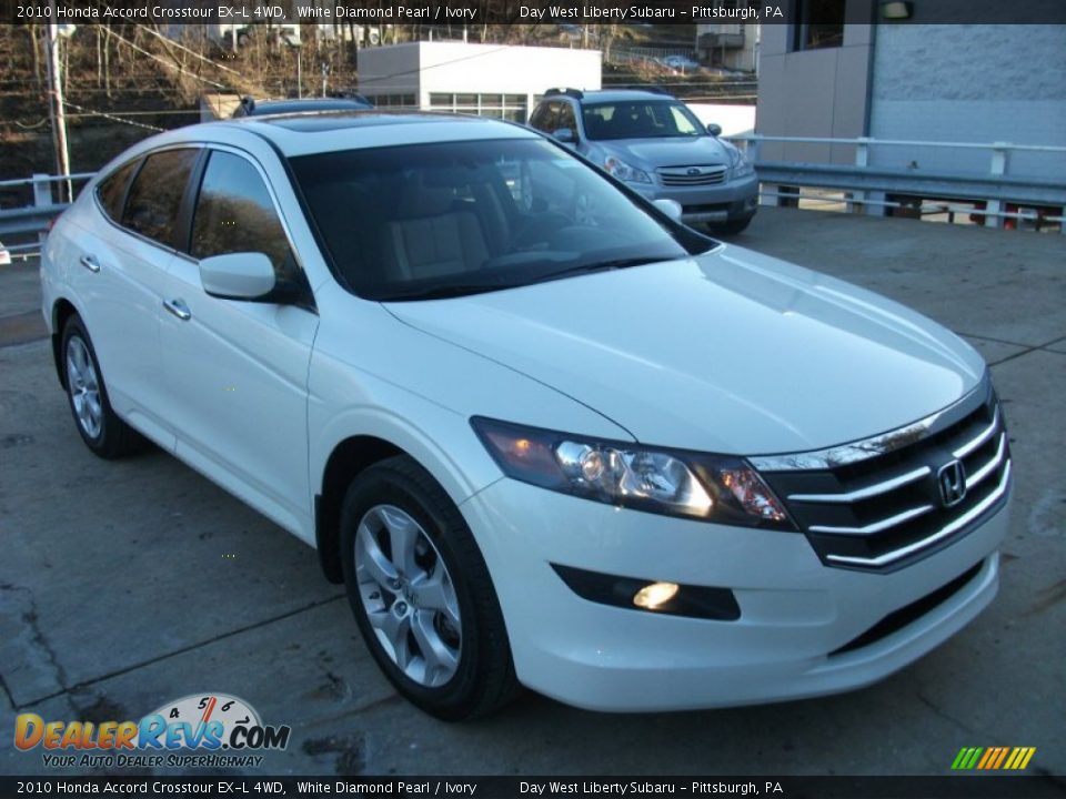 Front 3/4 View of 2010 Honda Accord Crosstour EX-L 4WD Photo #9