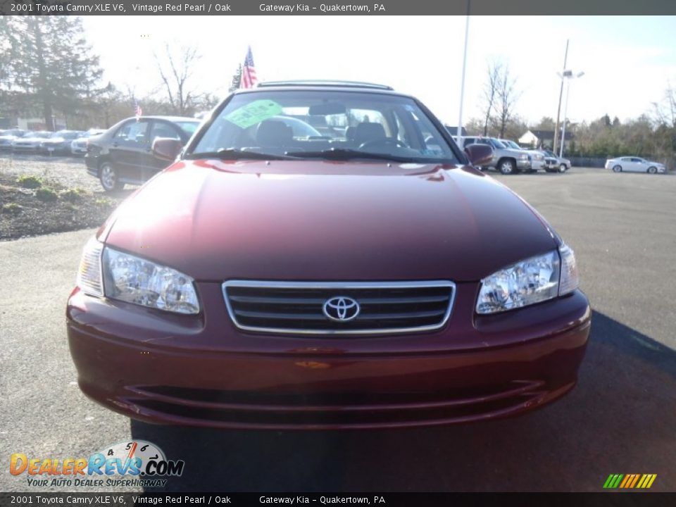 2001 Toyota Camry XLE V6 Vintage Red Pearl / Oak Photo #4