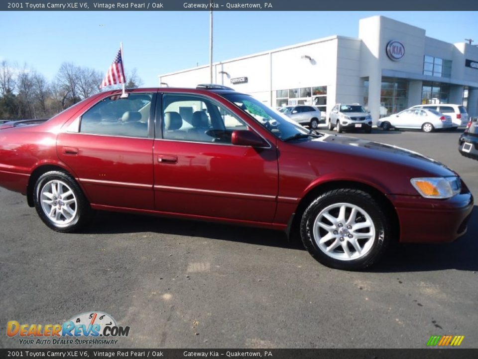 2001 Toyota Camry XLE V6 Vintage Red Pearl / Oak Photo #5